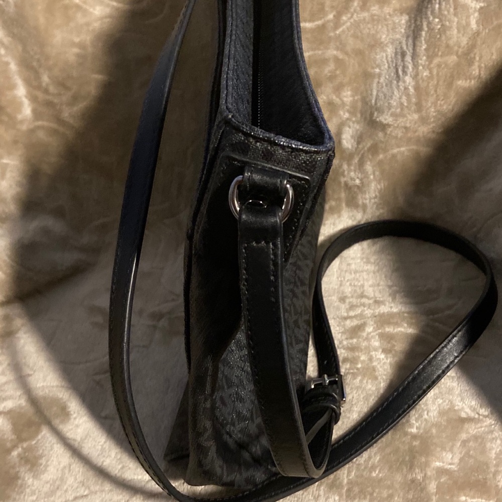 MICHAEL KORS SIGNATURE CROSSBAY BAG 🧤🧤🧤🧤🧤JUST REDUCED 🔥🔥🔥🔥🔥🔥🔥